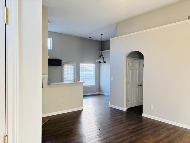 7105 QUEENS CROWN DR, Unincorporated, TN 38125