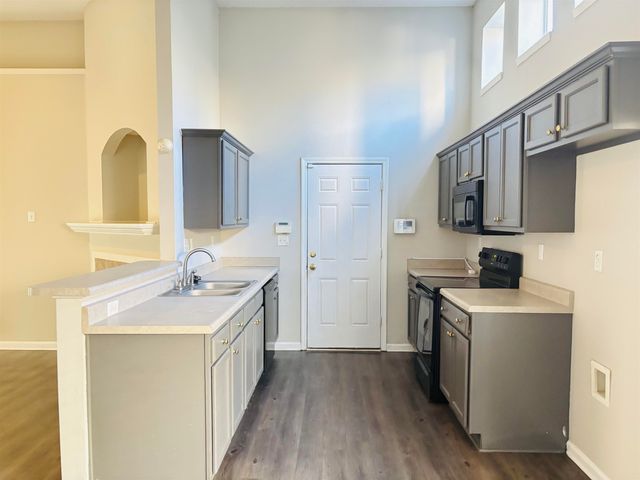 7105 QUEENS CROWN DR, Unincorporated, TN 38125