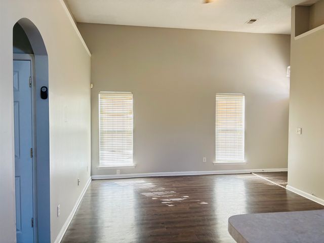 7105 QUEENS CROWN DR, Unincorporated, TN 38125