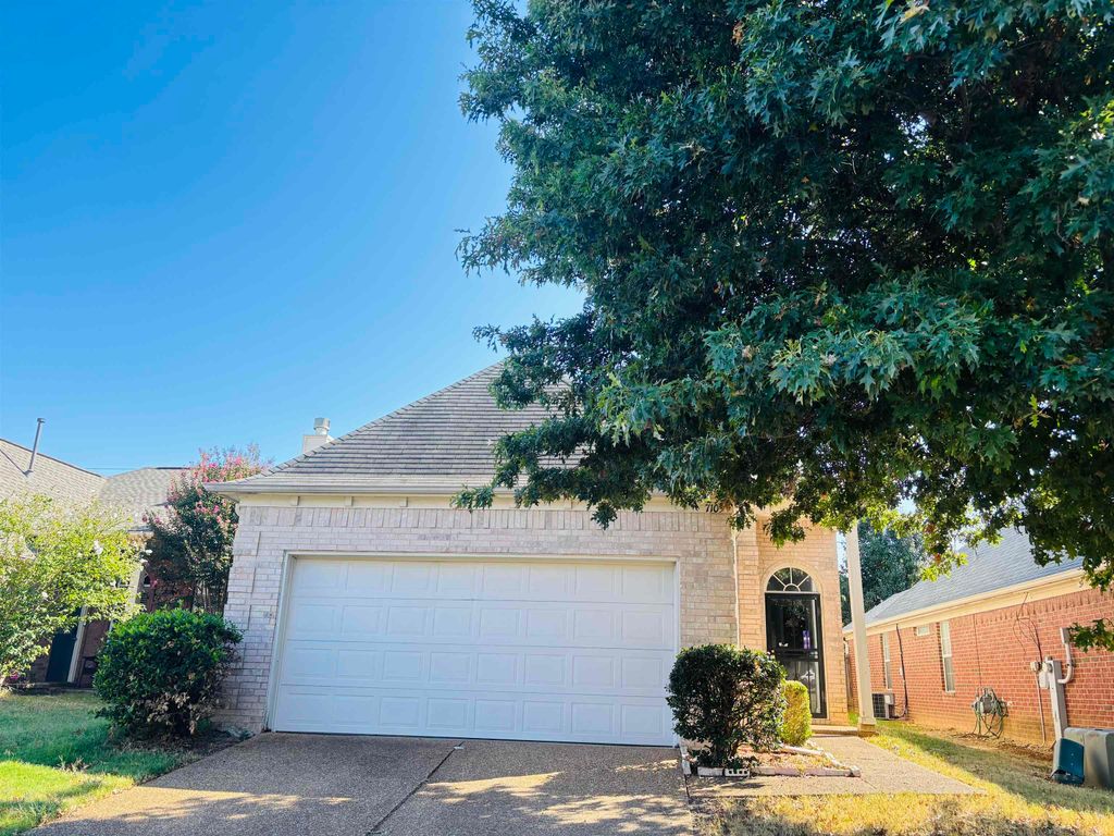 7105 QUEENS CROWN DR, Unincorporated, TN 38125