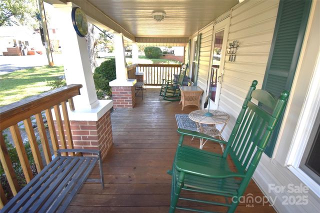 103 W Herman Street, Newton, NC 28658