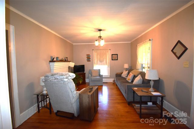 103 W Herman Street, Newton, NC 28658