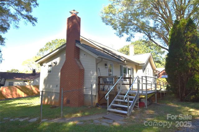 103 W Herman Street, Newton, NC 28658