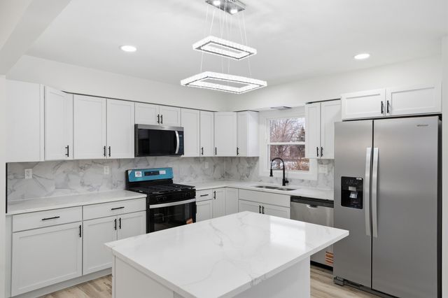 2417 Hickory Drive, Dyer, IN 46311