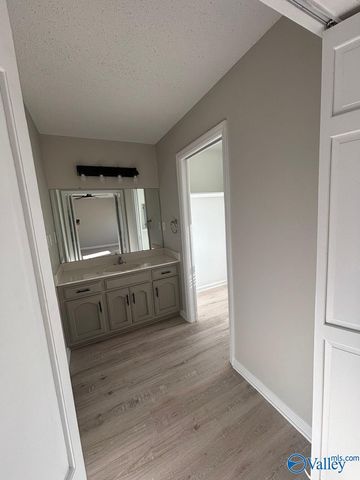 1305 Hiwan Trail, Huntsville, AL 35802