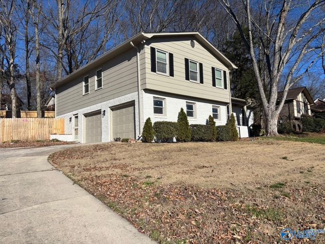 1305 Hiwan Trail, Huntsville, AL 35802