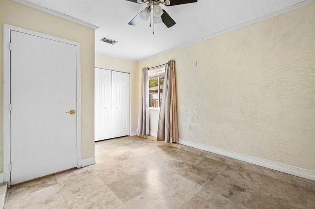 8411 Garden Gate Place, Boca Raton, FL 33433