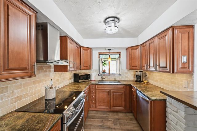 2651 LEAFY LANE, Sarasota, FL 34239