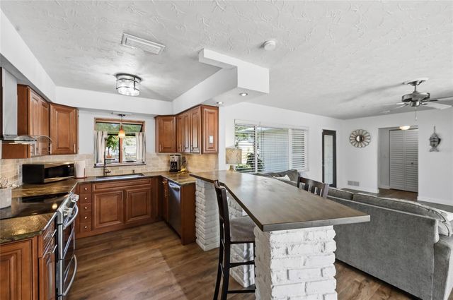 2651 LEAFY LANE, Sarasota, FL 34239