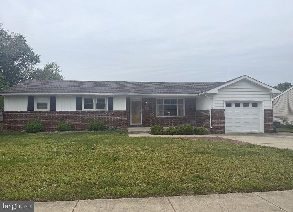 77 HARMONY RD, Gibbstown, NJ 08027