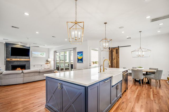 319 E 26th Street, Houston, TX 77008