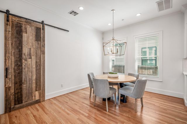 319 E 26th Street, Houston, TX 77008