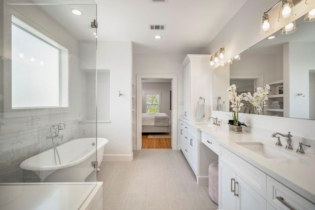 319 E 26th Street, Houston, TX 77008