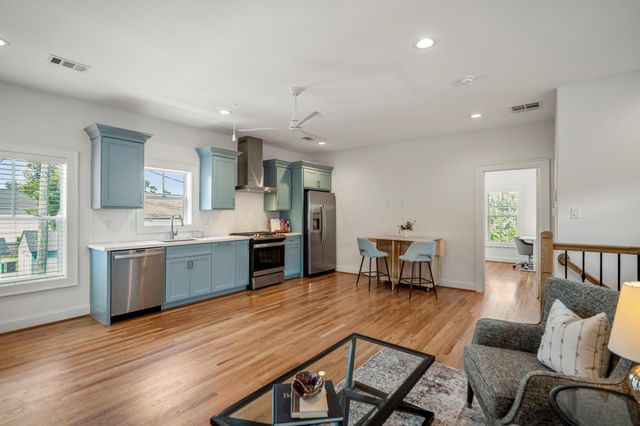 319 E 26th Street, Houston, TX 77008