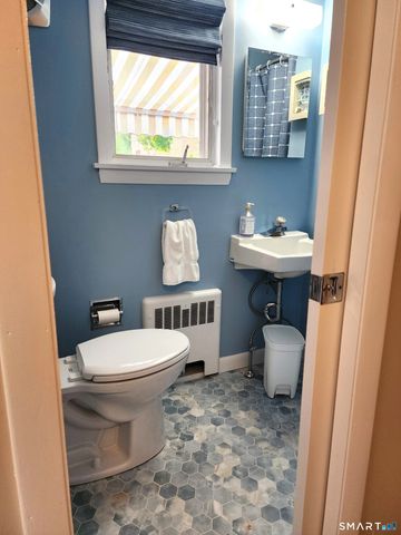 7 East Pattagansett Road, East Lyme, CT 06357
