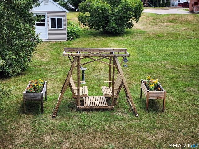 7 East Pattagansett Road, East Lyme, CT 06357
