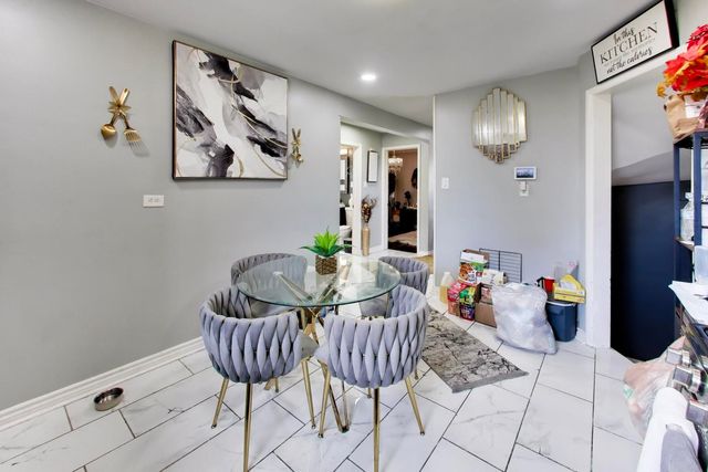 8017 S Sacramento Avenue, Chicago, IL 60652
