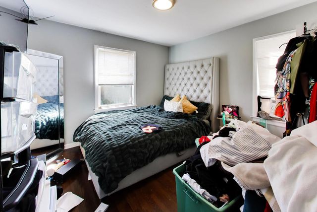 8017 S Sacramento Avenue, Chicago, IL 60652