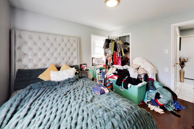 8017 S Sacramento Avenue, Chicago, IL 60652