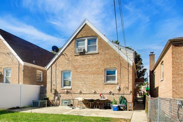 8017 S Sacramento Avenue, Chicago, IL 60652