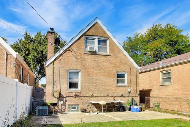 8017 S Sacramento Avenue, Chicago, IL 60652