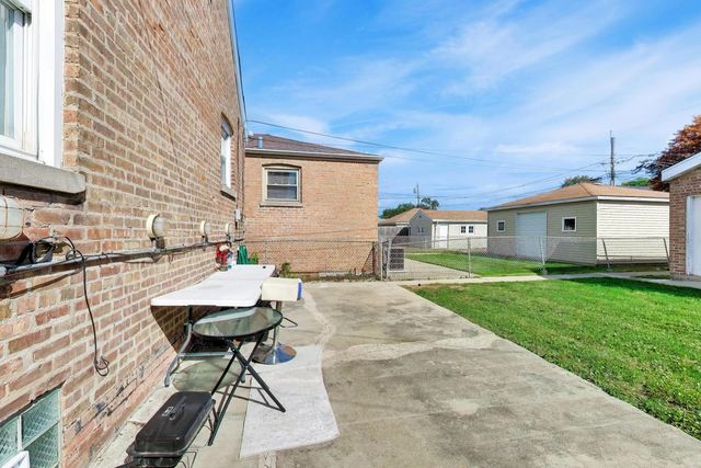 8017 S Sacramento Avenue, Chicago, IL 60652