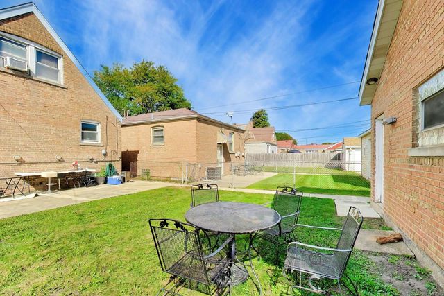 8017 S Sacramento Avenue, Chicago, IL 60652