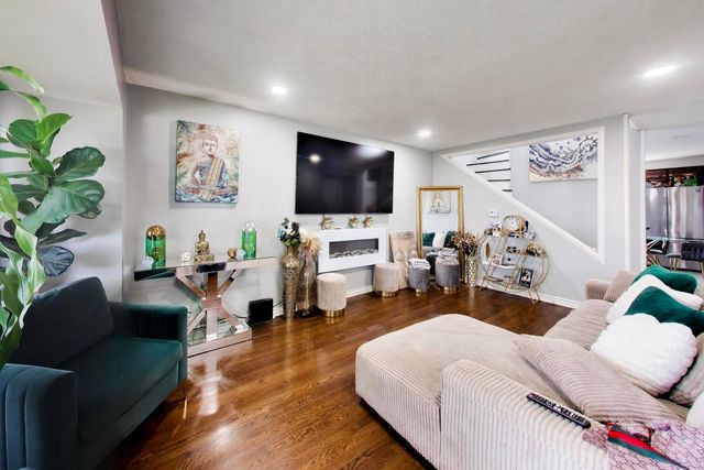 8017 S Sacramento Avenue, Chicago, IL 60652