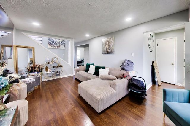 8017 S Sacramento Avenue, Chicago, IL 60652