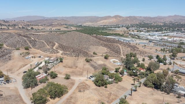 1 Mountain View Way, Lake Elsinore, CA 92530
