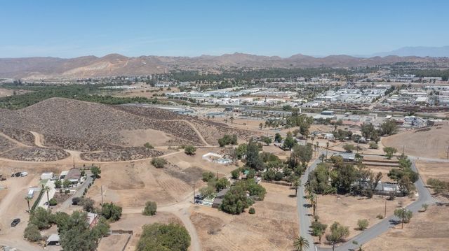 1 Mountain View Way, Lake Elsinore, CA 92530
