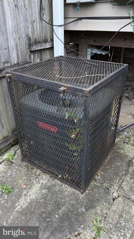 2586 W FAYETTE ST, Baltimore, MD 21223