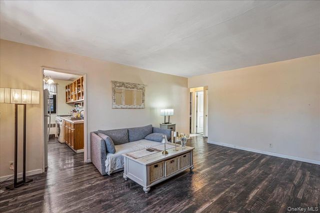 242-68 Horace Harding Expressway upper, Douglaston, NY 11362