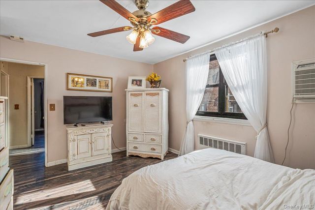 242-68 Horace Harding Expressway upper, Douglaston, NY 11362