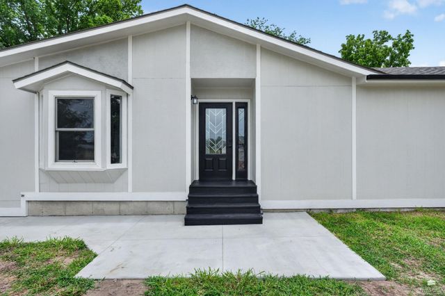 2111 Timbercreek Drive, Manhattan, KS 66502