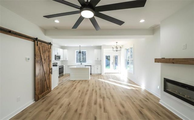 110 Mulberry Lane, Lindale, GA 30147