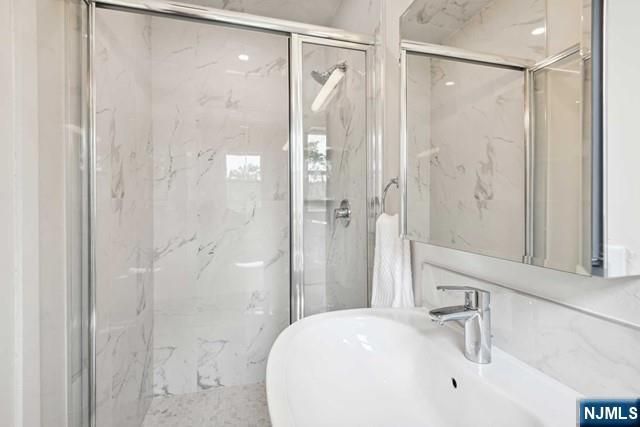 990 Washington Avenue, Ho-ho-kus, NJ 07423