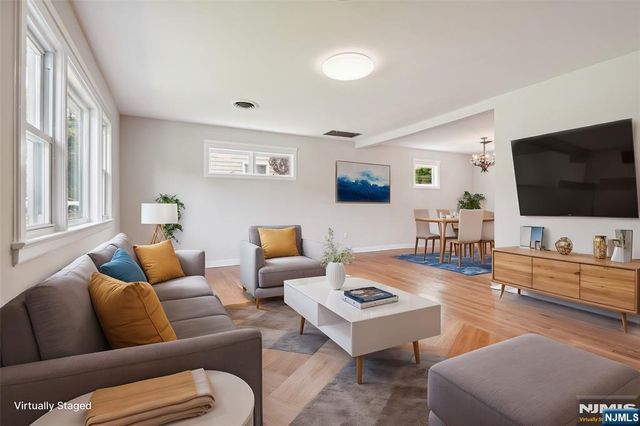 990 Washington Avenue, Ho-ho-kus, NJ 07423