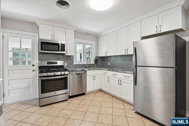 990 Washington Avenue, Ho-ho-kus, NJ 07423