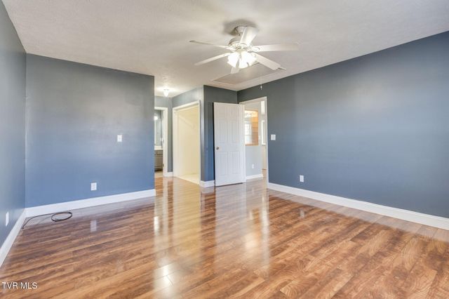 1443 Lonesome Oak Lane, Russellville, TN 37860