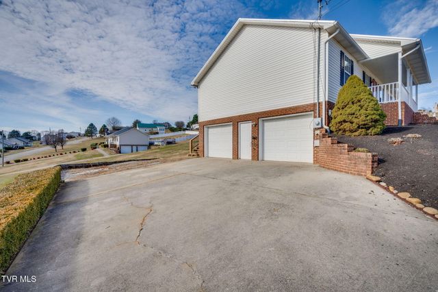 1443 Lonesome Oak Lane, Russellville, TN 37860
