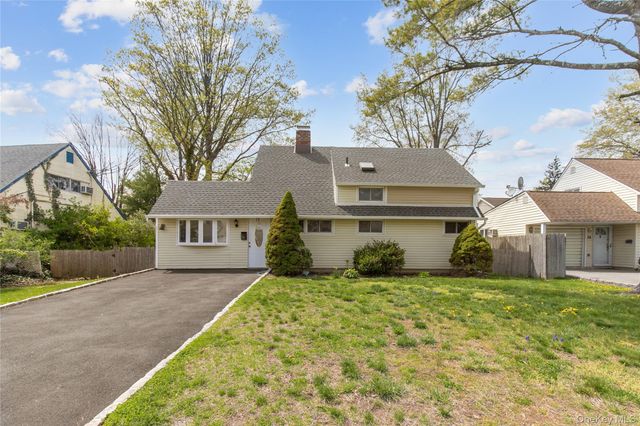28 Apollo Lane, Hicksville, NY 11801