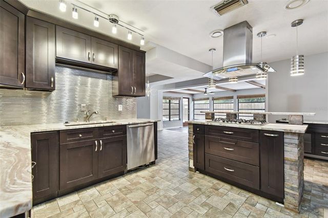 1824 SOUTHWOOD LANE, Clearwater, FL 33764