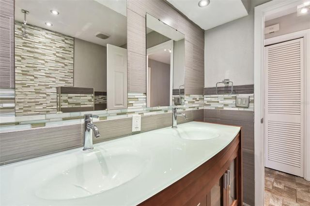 1824 SOUTHWOOD LANE, Clearwater, FL 33764