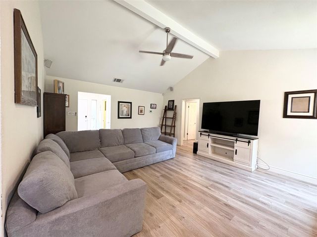1404 Cedar Park DR, Cedar Park, TX 78613