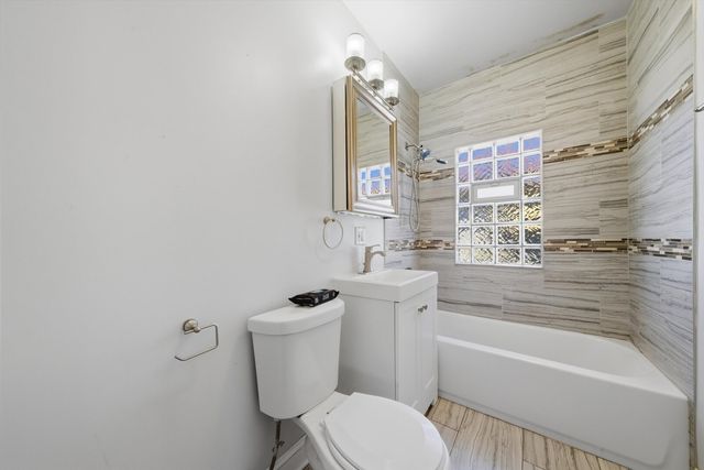 1433 S 21st Avenue, Maywood, IL 60153