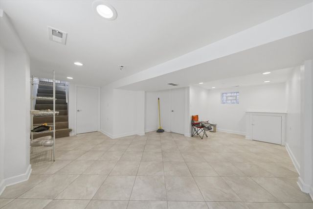 1433 S 21st Avenue, Maywood, IL 60153