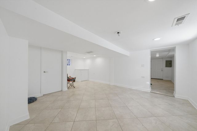 1433 S 21st Avenue, Maywood, IL 60153