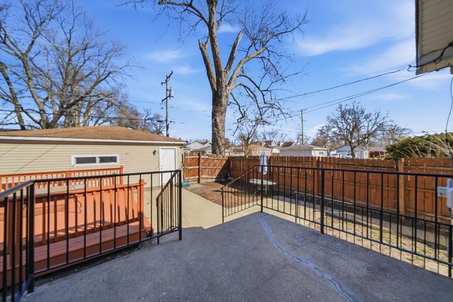 1433 S 21st Avenue, Maywood, IL 60153