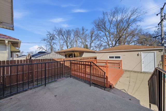 1433 S 21st Avenue, Maywood, IL 60153